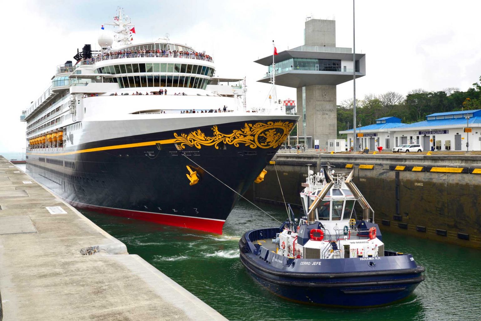 Canal De Panam Recibe Primer Crucero Por Las Nuevas Esclusas