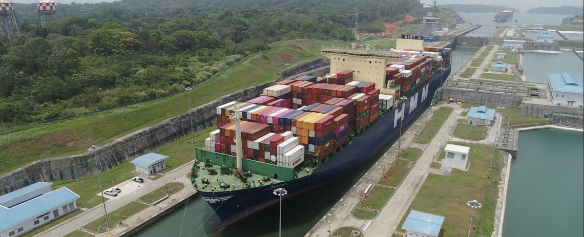 Canal de Panamá ofrece calado máximo de 50 pies en esclusas neopanamax