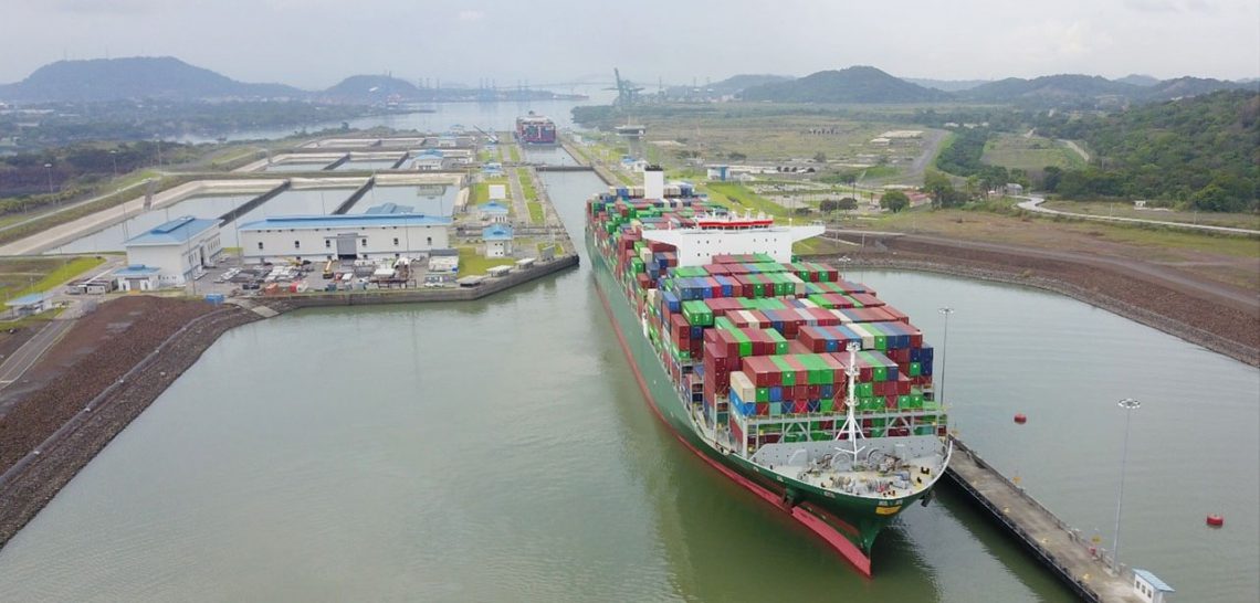 Canal de Panamá aumenta eslora permitida para las esclusas neopanamax