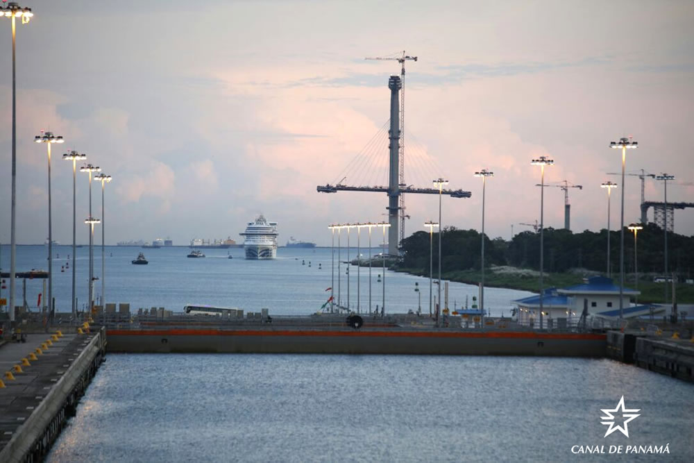 Canal de Panamá entrega B/.1,030 millones en aportes en 2014