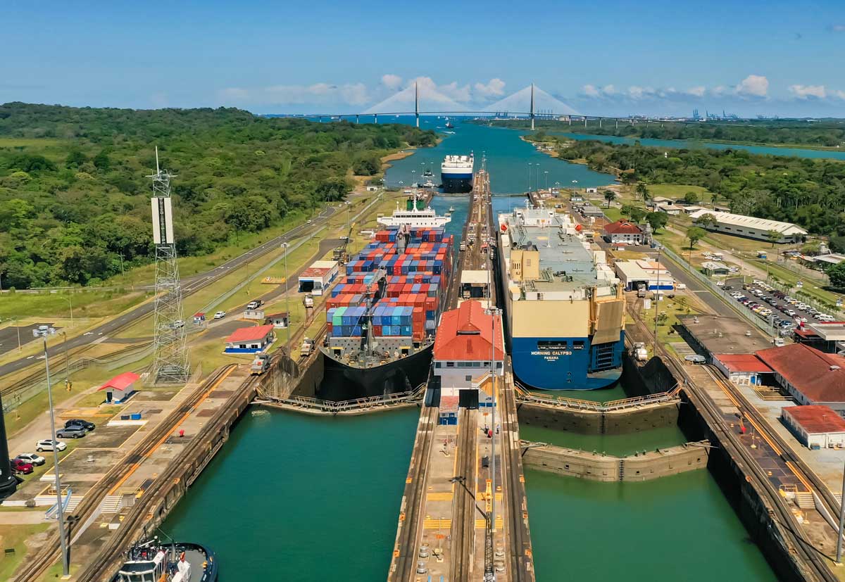 Canal de Panamá aumentará a 24 los tránsitos diarios a partir de enero
