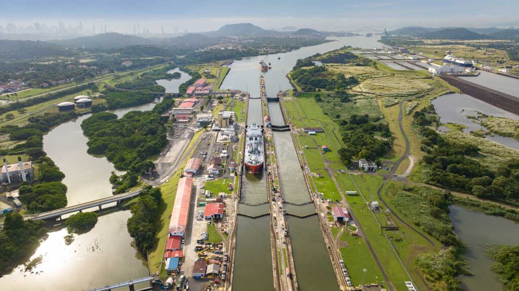 panama canal transit cruises