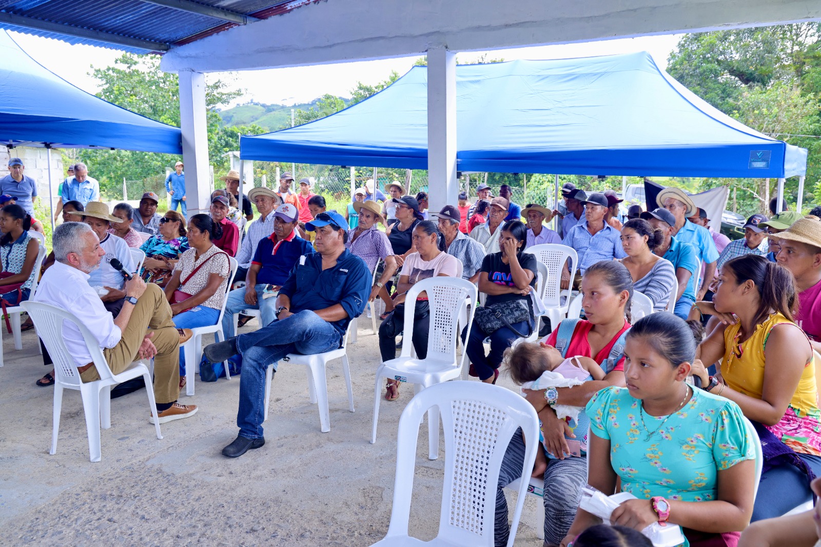 Administrador del Canal se reúne con moradores de río Indio