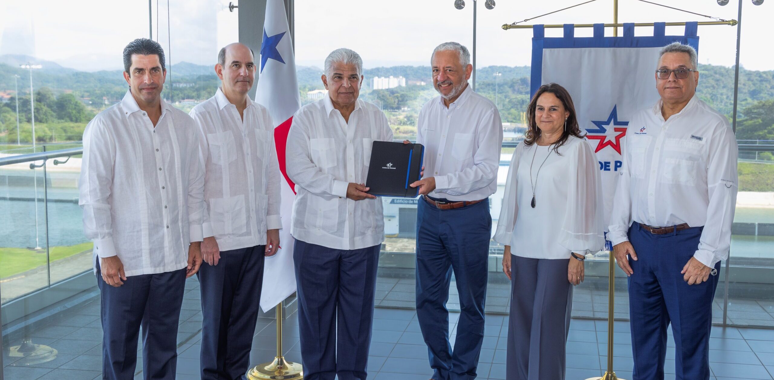 El Canal de Panamá entrega aportes directos al Tesoro Nacional