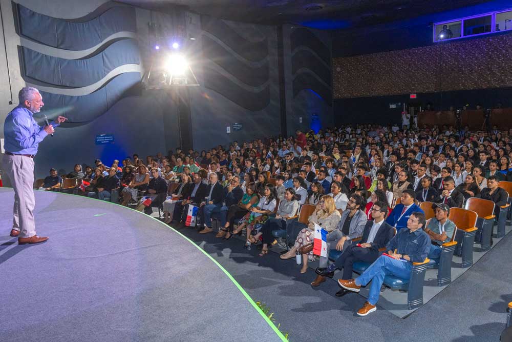 150 jóvenes panameños culminan la 6ta edición del LLAC con orgullo nacional y compromiso social