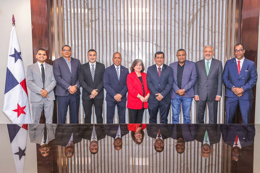 El Canal de Panamá y el Sindicato del Canal de Panamá y del Caribe acuerdan nueva convención colectiva de la Unidad Negociadora de Trabajadores Profesionales 