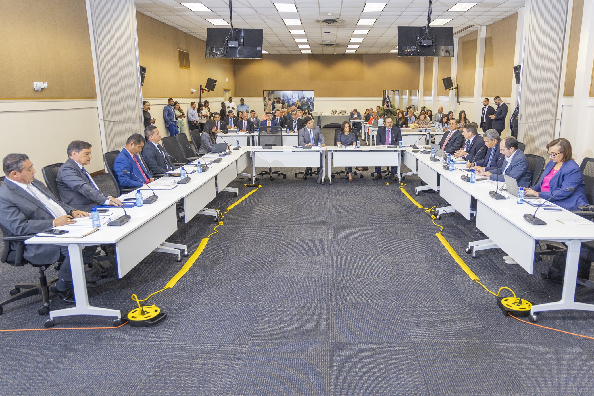 Canal de Panamá presenta resultados del año fiscal 2025 ante Comisión de Infraestructura de la Asamblea Nacional