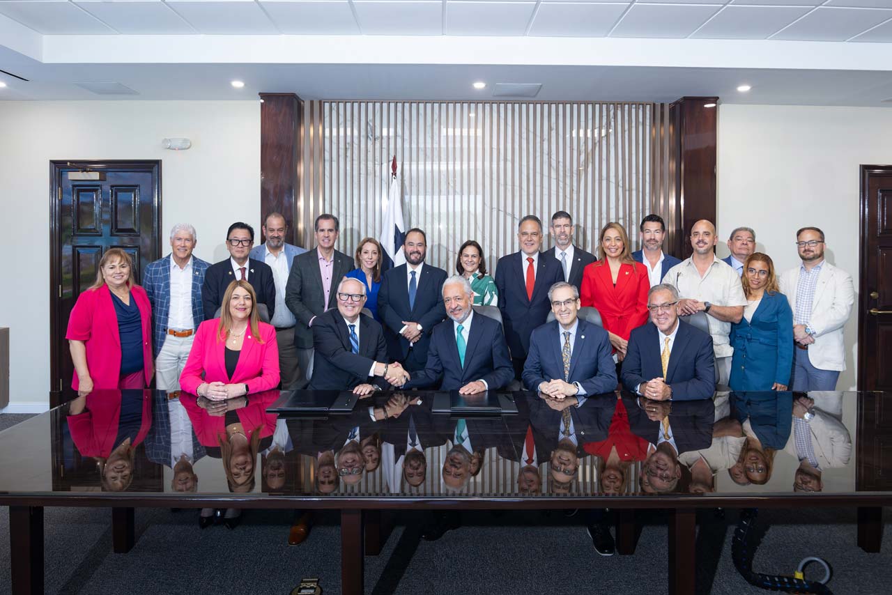 El Canal de Panamá y PortMiami renuevan acuerdo de cooperación