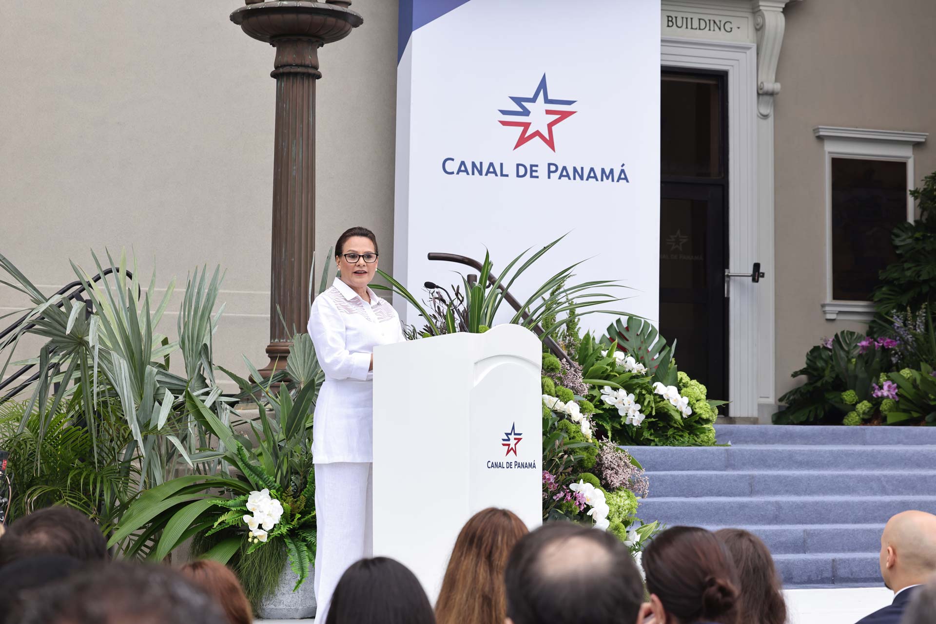 Ilya Espino de Marotta asume el cargo como administradora del Canal de Panamá